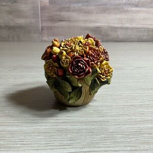 Lord Byrons Harmony Garden 1998 Rose Bud Sculpted Box with Hidden Display